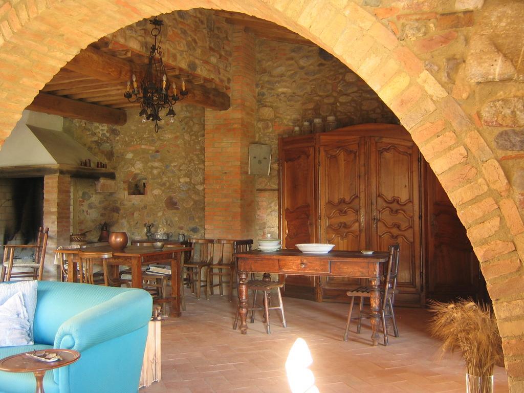 Agriturismo Il Casalino Pari Eksteriør bilde