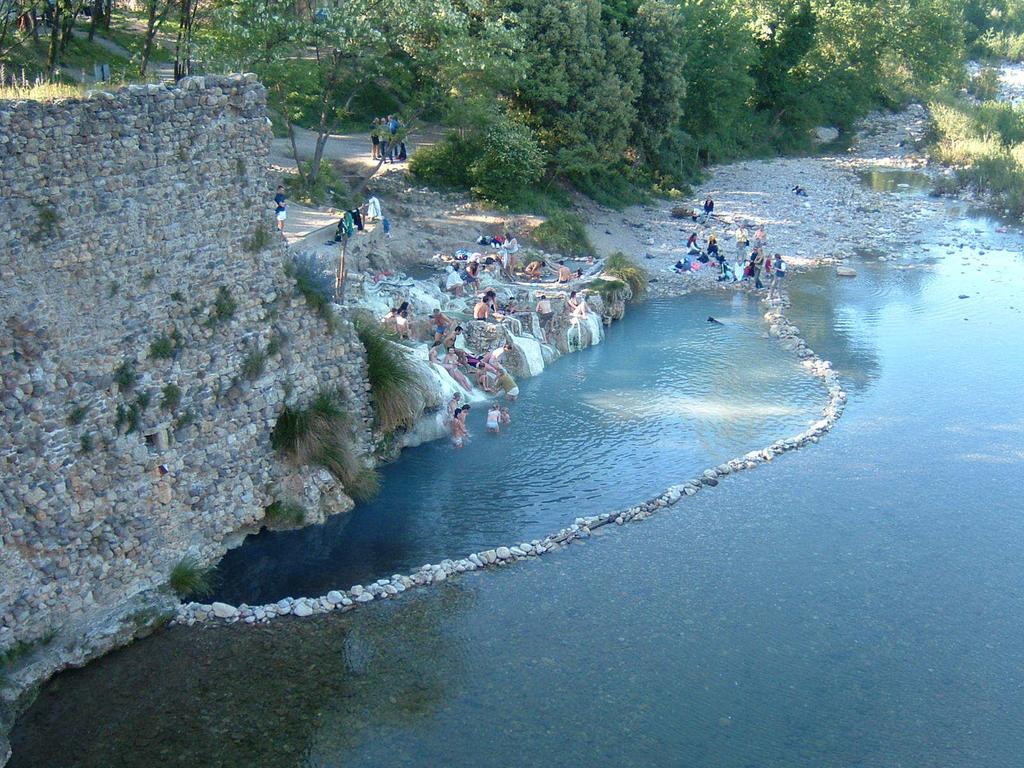 Agriturismo Il Casalino Pari Eksteriør bilde