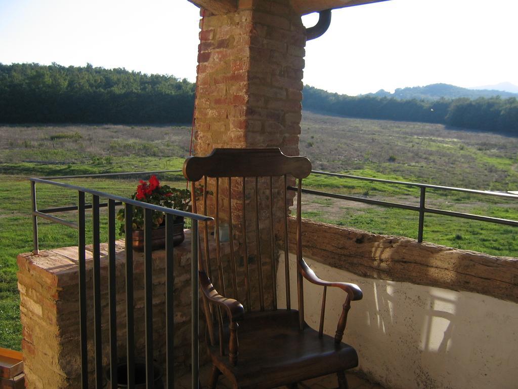 Agriturismo Il Casalino Pari Eksteriør bilde