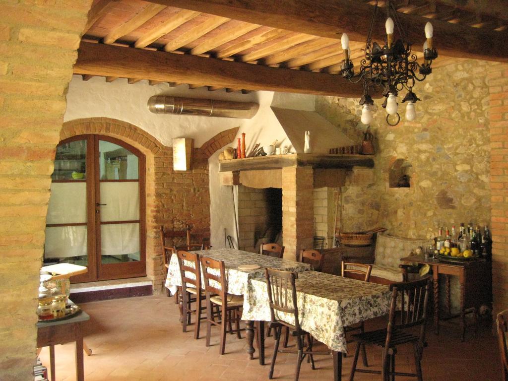 Agriturismo Il Casalino Pari Eksteriør bilde