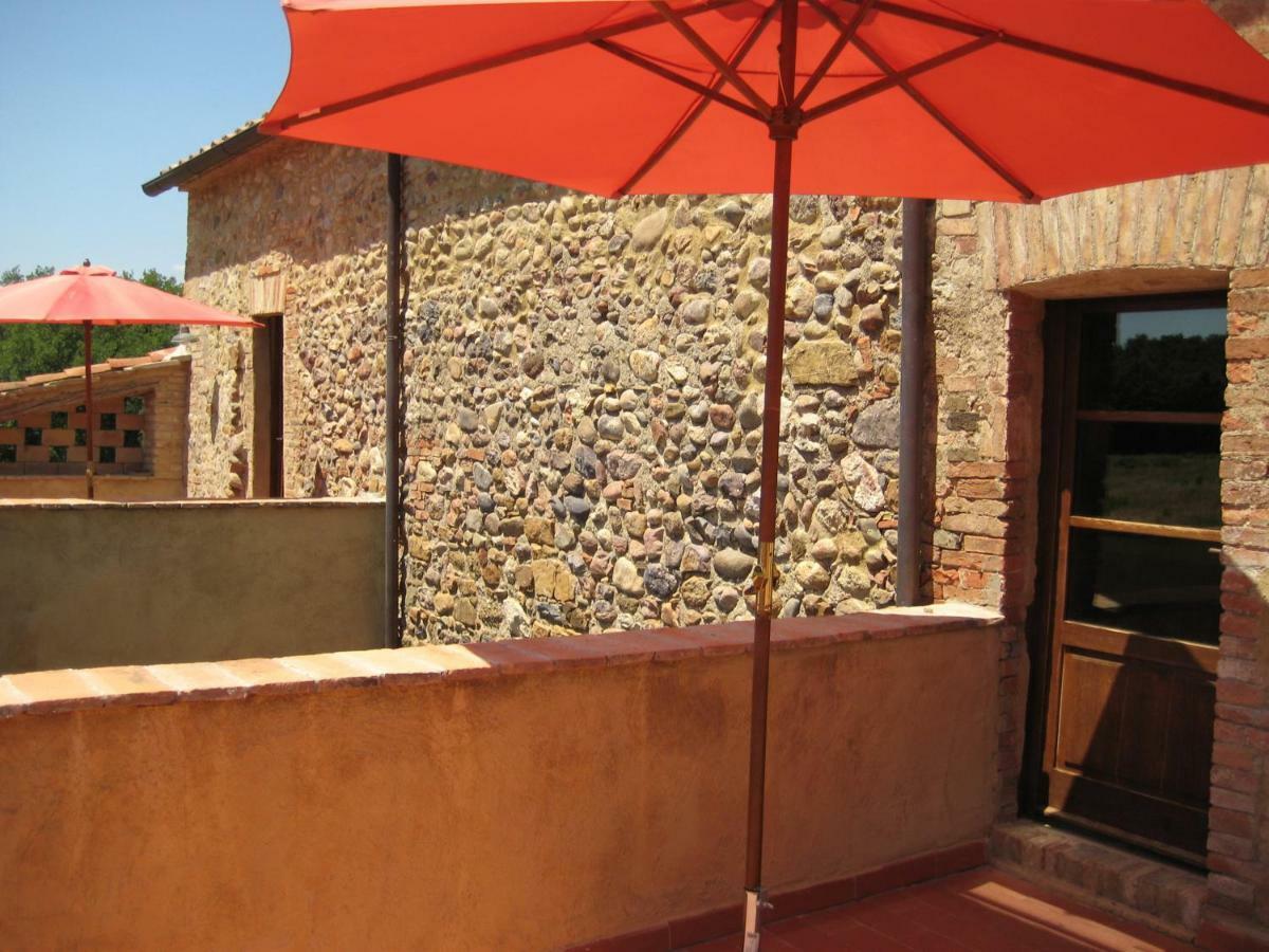 Agriturismo Il Casalino Pari Eksteriør bilde