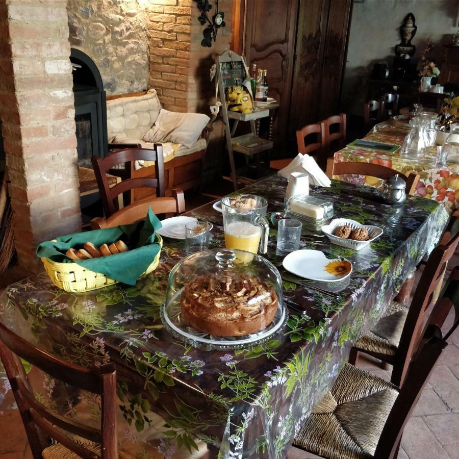 Agriturismo Il Casalino Pari Eksteriør bilde